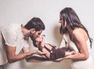 Cách tạo dáng chụp ảnh gia đình đẹp nhất